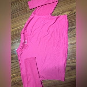 pink long sleeve cropped top